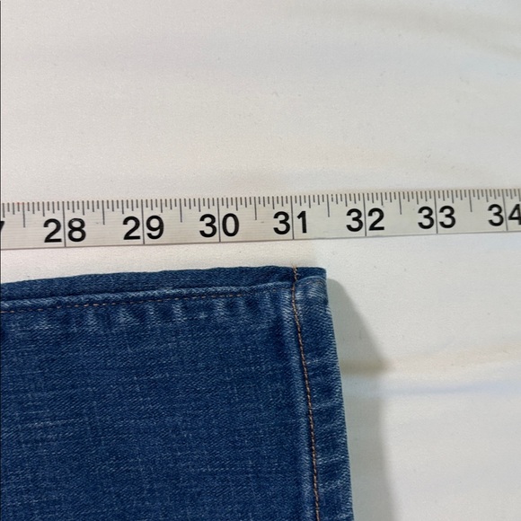 Levi’s Women’s Embroidered Mid Rise Skinny Jeans Size 31 - Picture 6 of 6